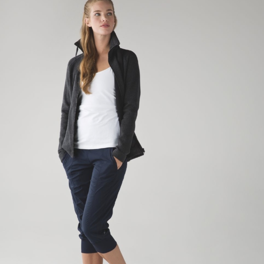 Lululemon In Flux Crop Inkwell - Picture 5 of 12